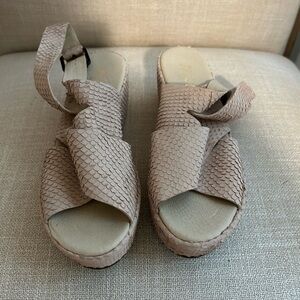 Chic Beige Textured Sandals